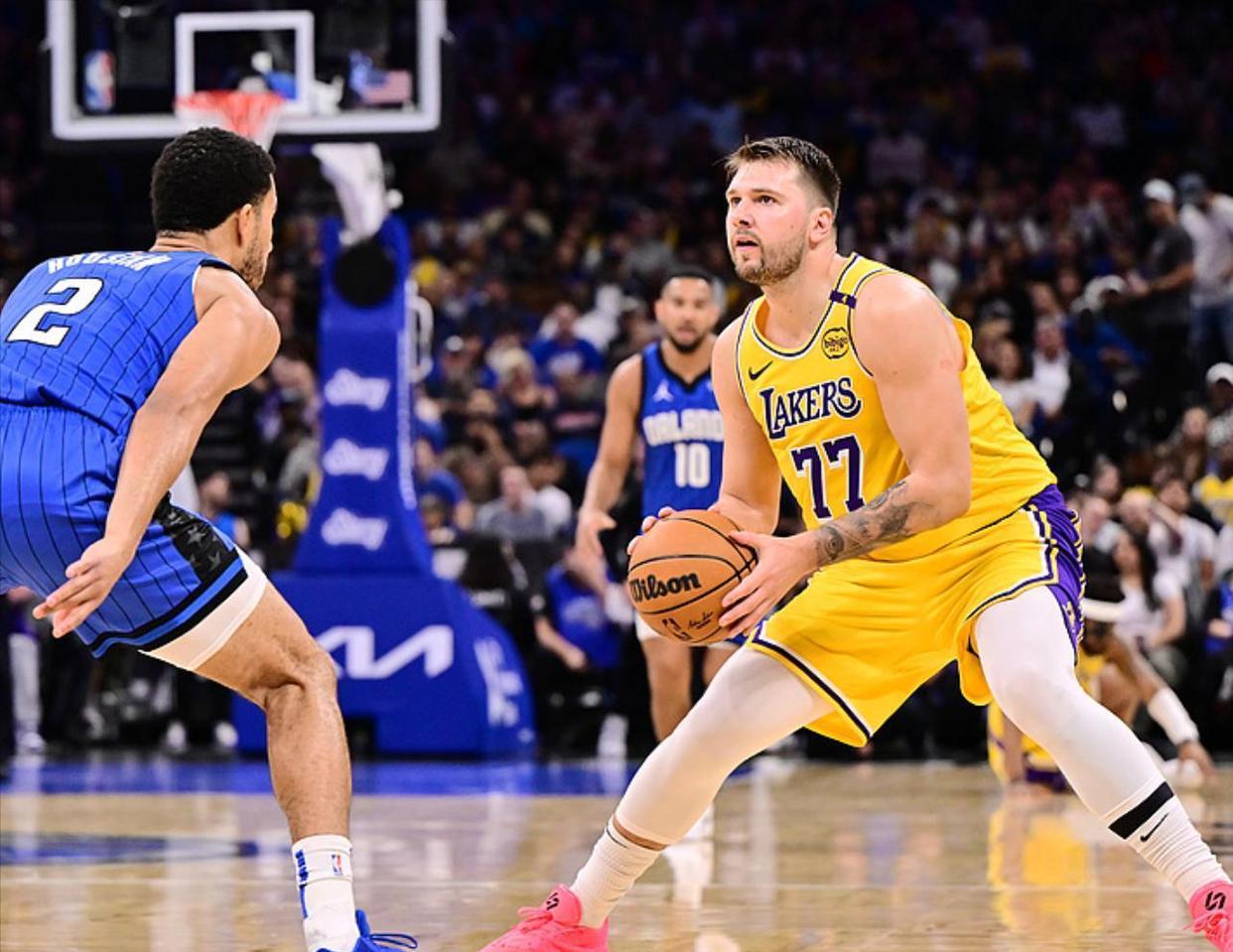莱万多夫斯基连续十场比赛得分超过爆冷，湖人不断突破！的简单介绍-AYX爱游戏中国
